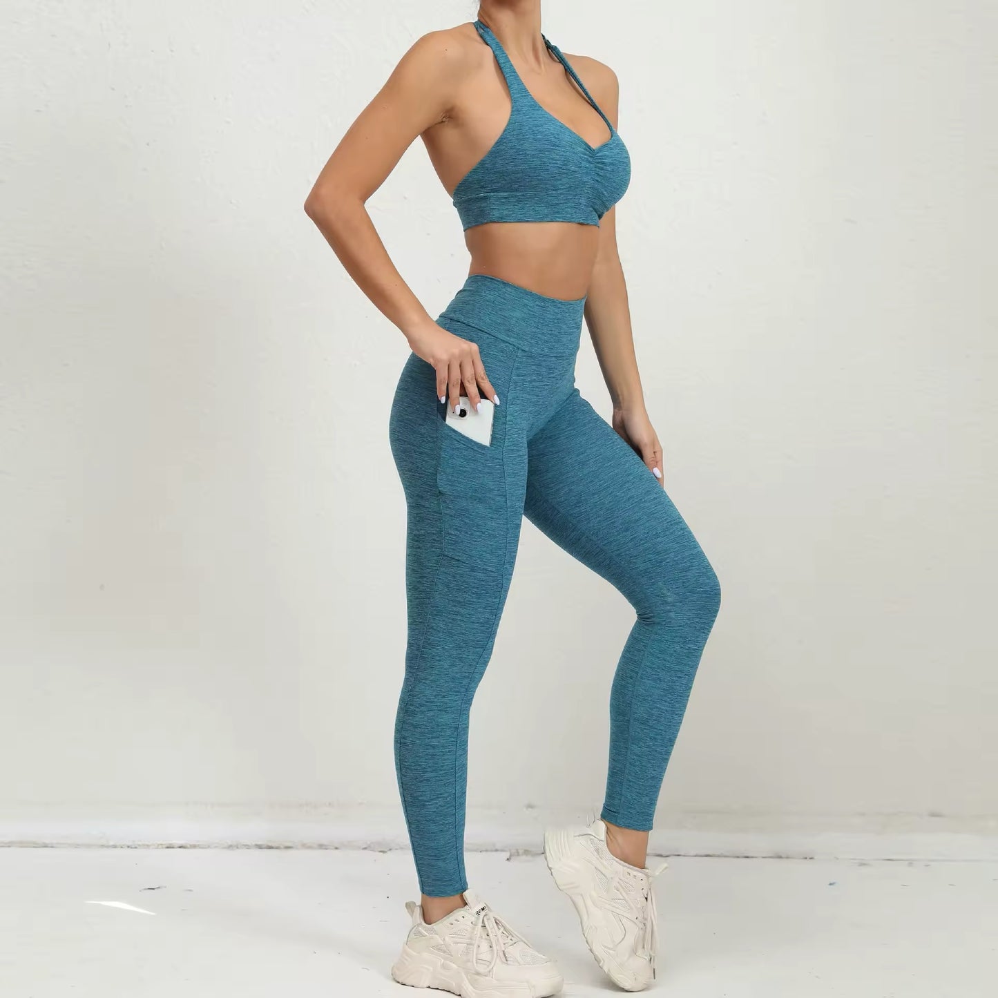 Set Leila
