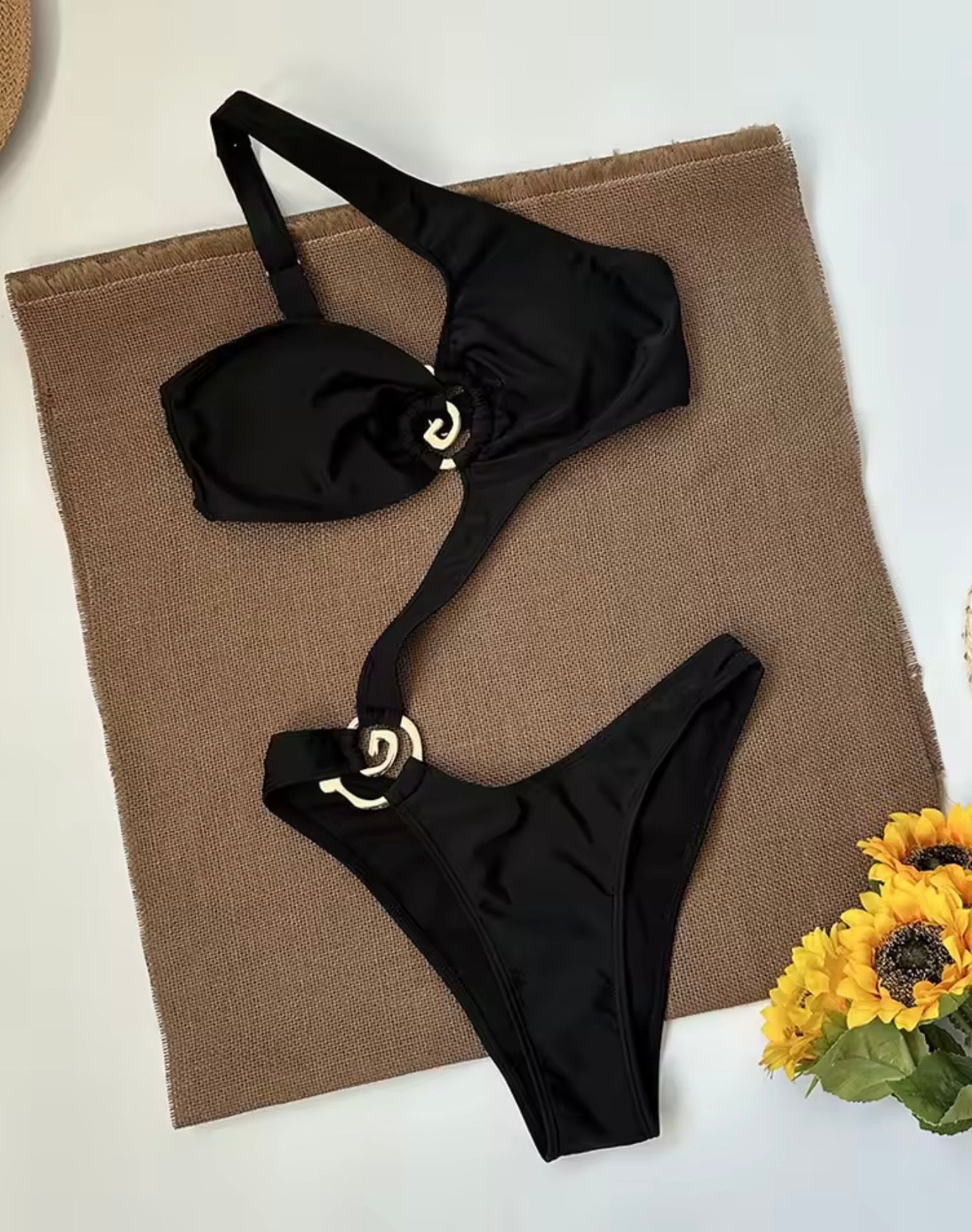 Bikini Isis